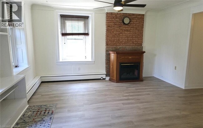 Building Photo - 529 Concession 5 W