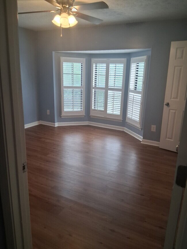 Building Photo - 606 Independence Ct