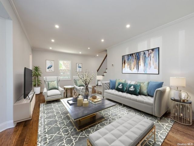 Foto principal - 385 Roxbury Rd S