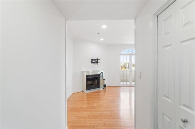 Building Photo - 2161 Peachtree St NE