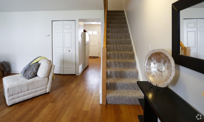 Living Room - Brandywyne Village Apartments