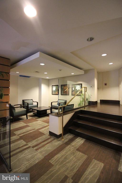 Foto del edificio - 307 Yoakum Pkwy