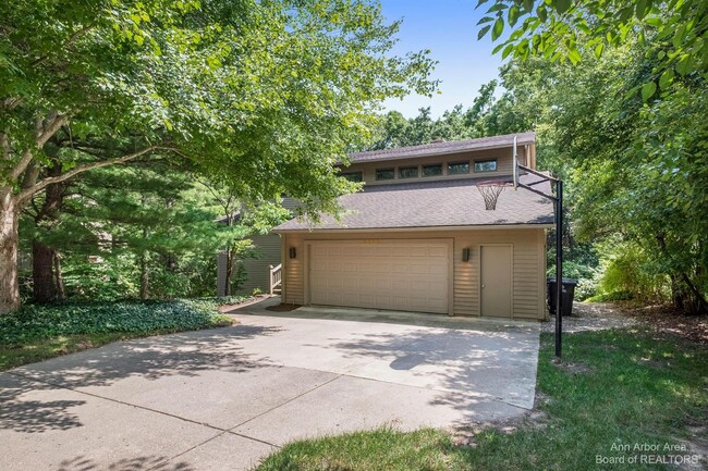 Building Photo - 3530 Fox Hunt Dr