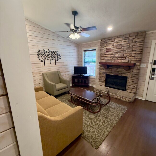 Foto del edificio - 8680 Piney Shores Dr