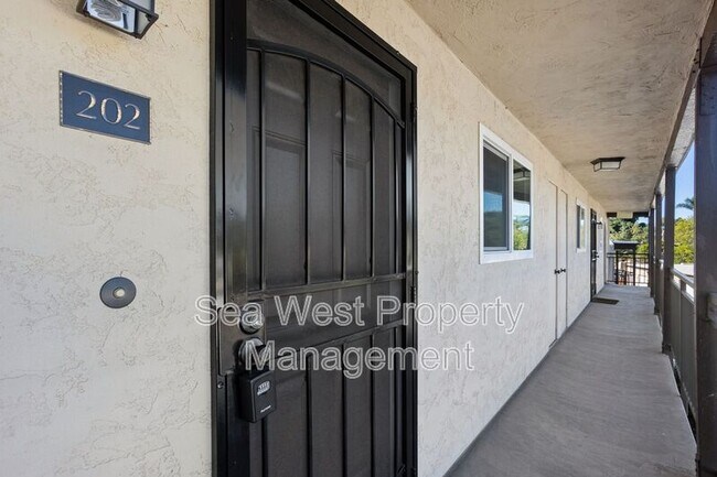 Foto del edificio - 820 Encinitas Blvd
