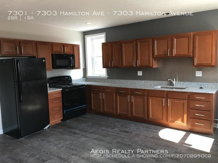 Primary Photo - 7301-7303 Hamilton Ave