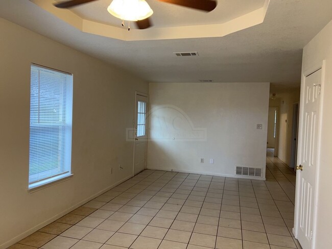 Foto del edificio - 5305 Morning Glen Ln