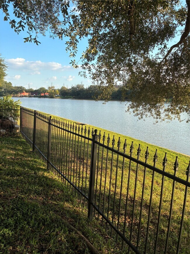 Foto del edificio - 2203 Summer Bay Ct