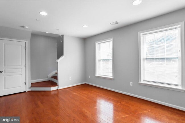 Foto del edificio - 8871 Purple Iris Ln