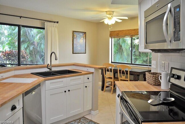 Foto del edificio - Summer Short Term Rental -- Berkshire Lakes -- 2 Bed / 2 Bath -- $1,900/month