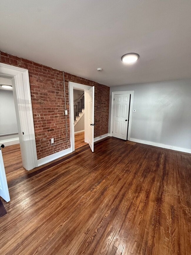 Building Photo - 256 Montgomery St