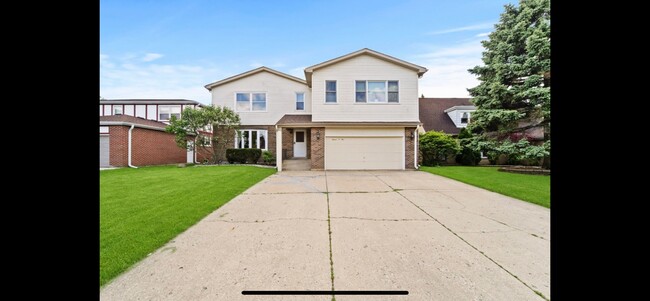 Building Photo - 1105 E Ardyce Ln
