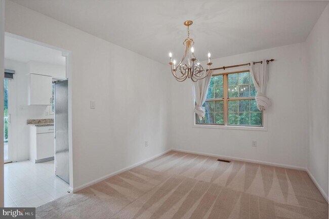 Foto del edificio - 8609 Lamont Ct