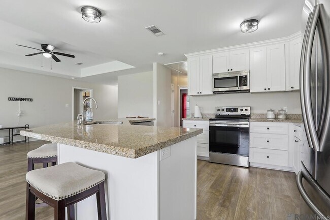 Foto del edificio - 659 Douglas Andrew Ave