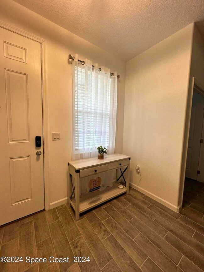Foto del edificio - 434 Loymer Cir