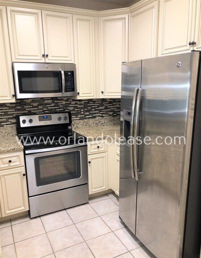 Foto del edificio - Beautiful 3 bd / 2 ba Condo in Metrowest!!