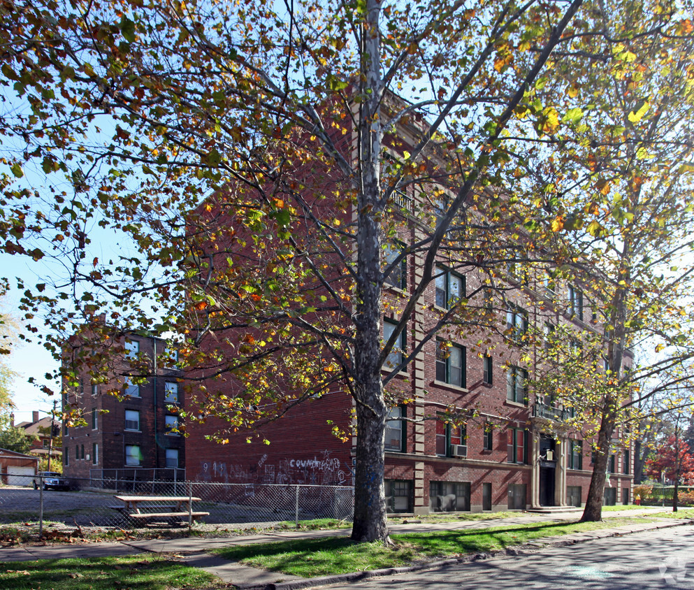 Building Photo - The Broderick Manor Apartments