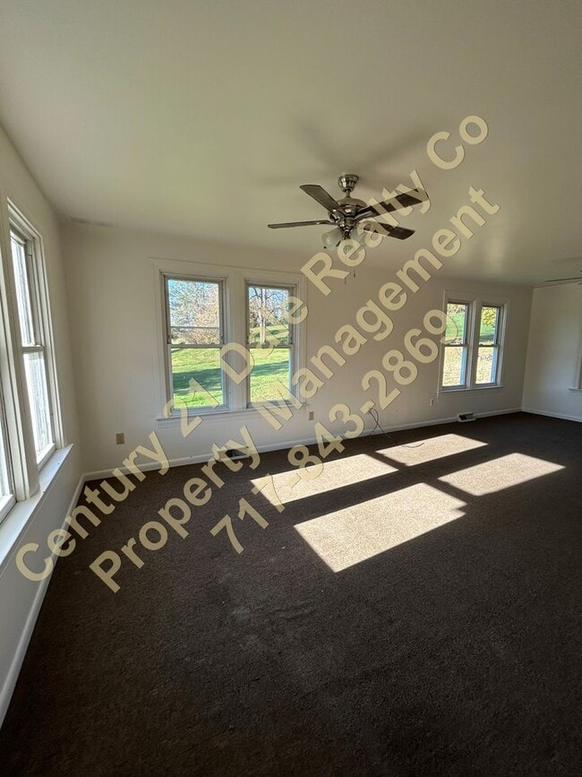 Building Photo - Three Bedroom Home in Eastern School District