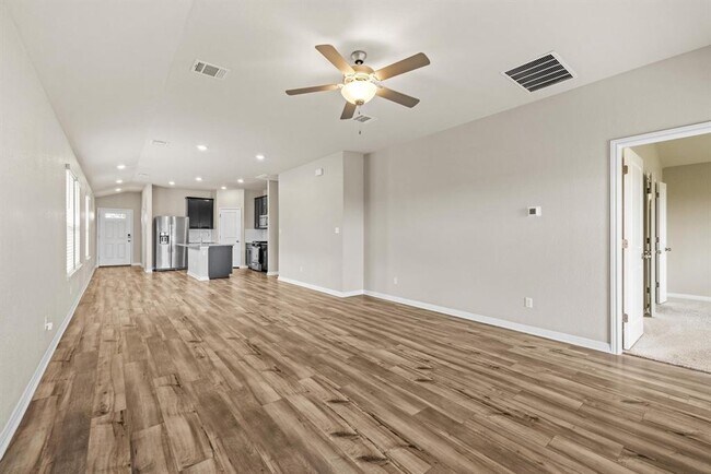 Building Photo - 200 Outlaw Dr