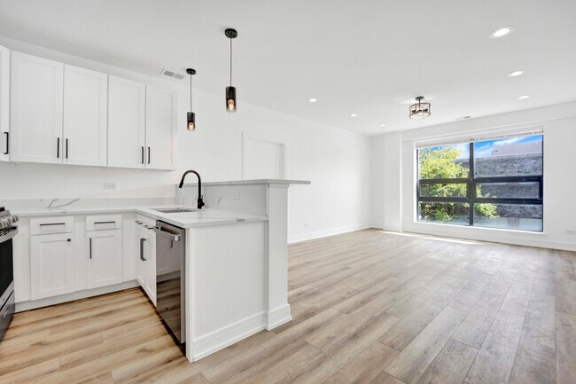 Foto del edificio - 4350 W Lawrence Ave