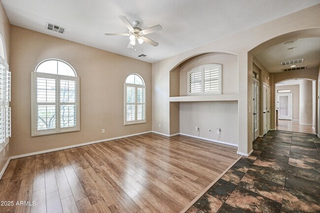 Foto del edificio - 21051 W Court St