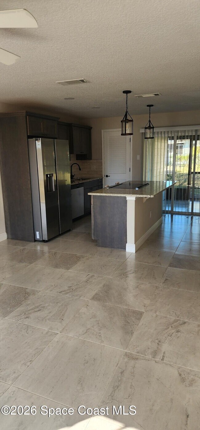 Building Photo - 2442 Mercury Dr