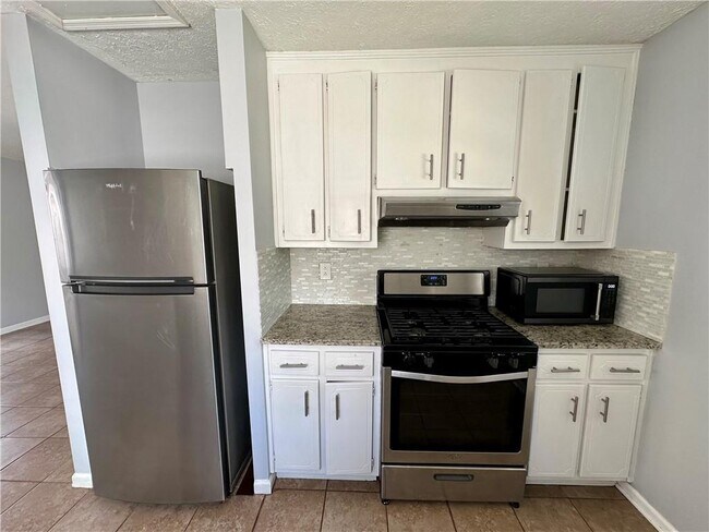 Foto del edificio - 4668 Emerald Willow Dr