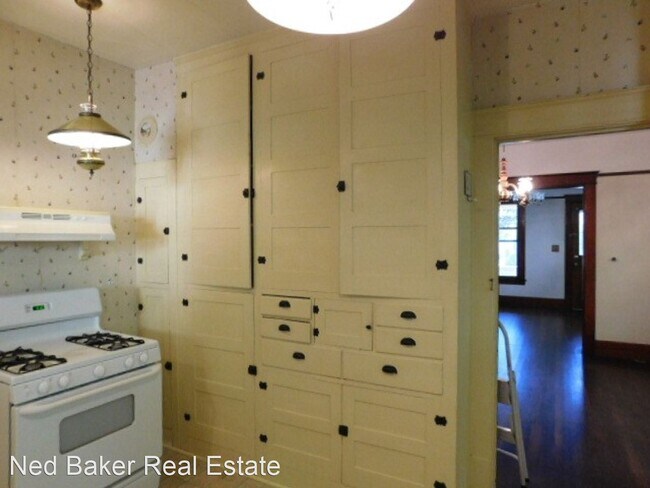 Building Photo - 3 br, 1 bath House - 940 17th St NE