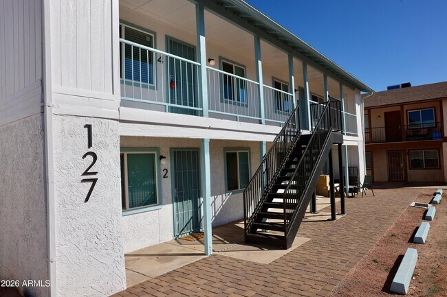 Foto del edificio - 127 S Outpost Rd