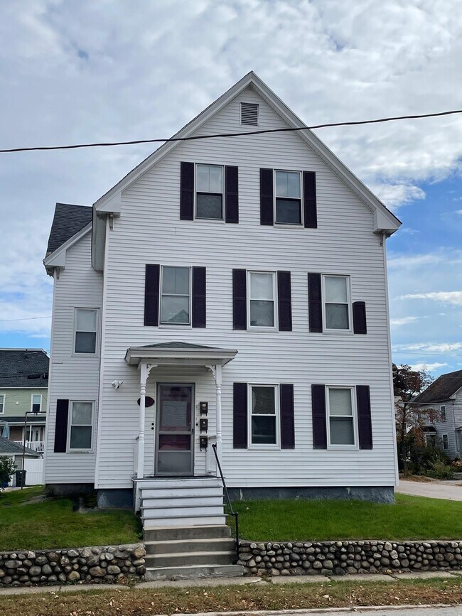 Building Photo - 869 Union St