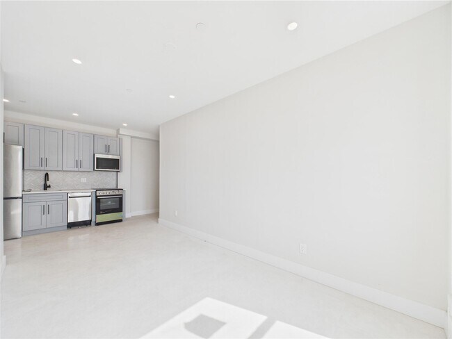 Foto del edificio - 315 W Broadway