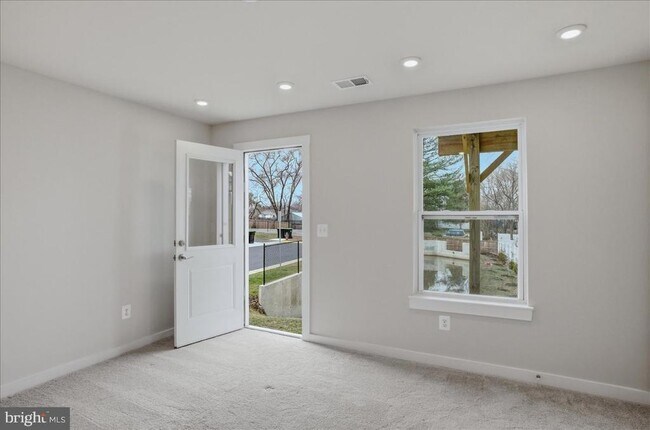 Building Photo - 101 Marlow Ct