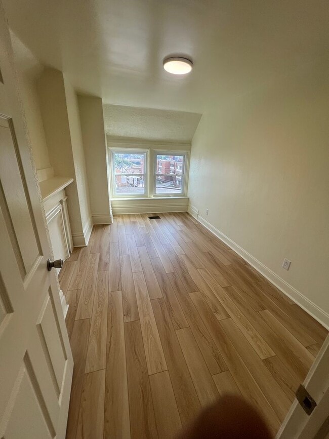 Building Photo - 209 Coltart Ave