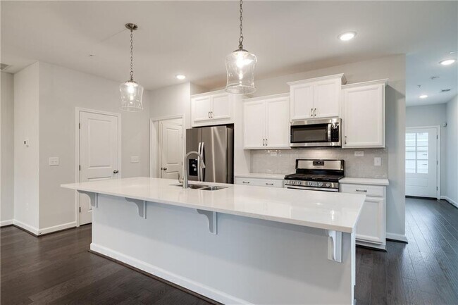 Building Photo - 1095 Lawanna Dr
