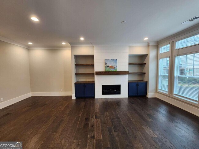 Building Photo - 1304 Markham Rd