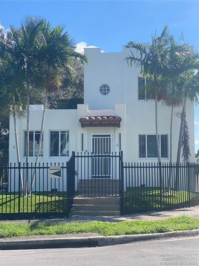 Building Photo - 6 NE 50th St