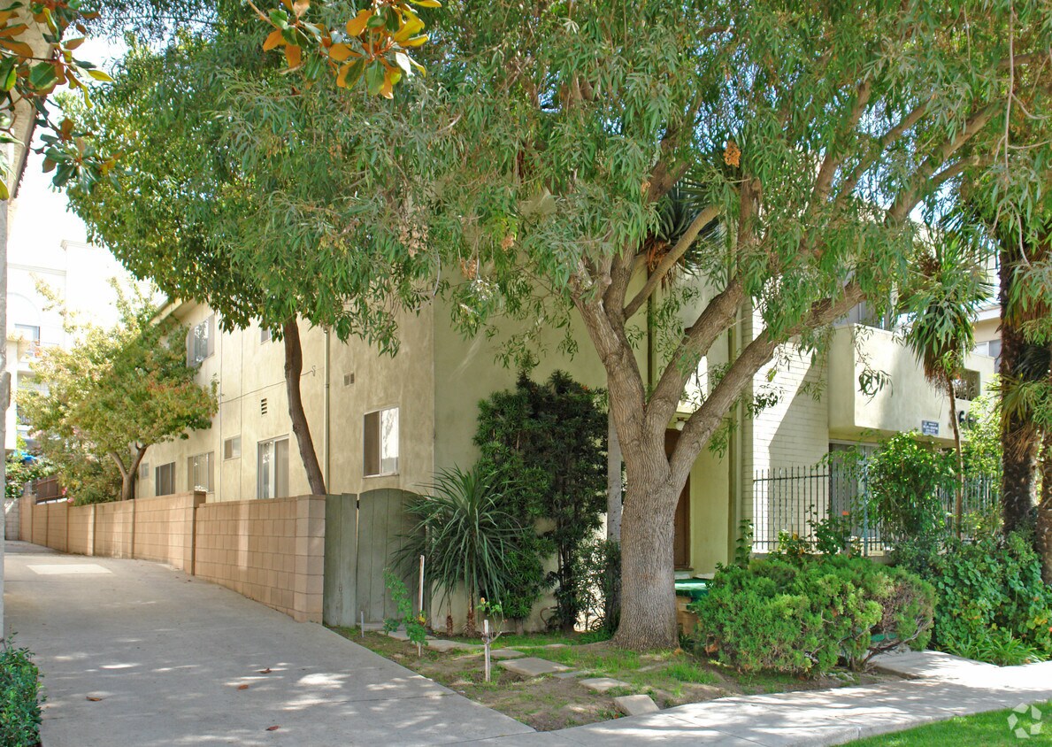 Foto del edificio - 3666 Watseka Ave