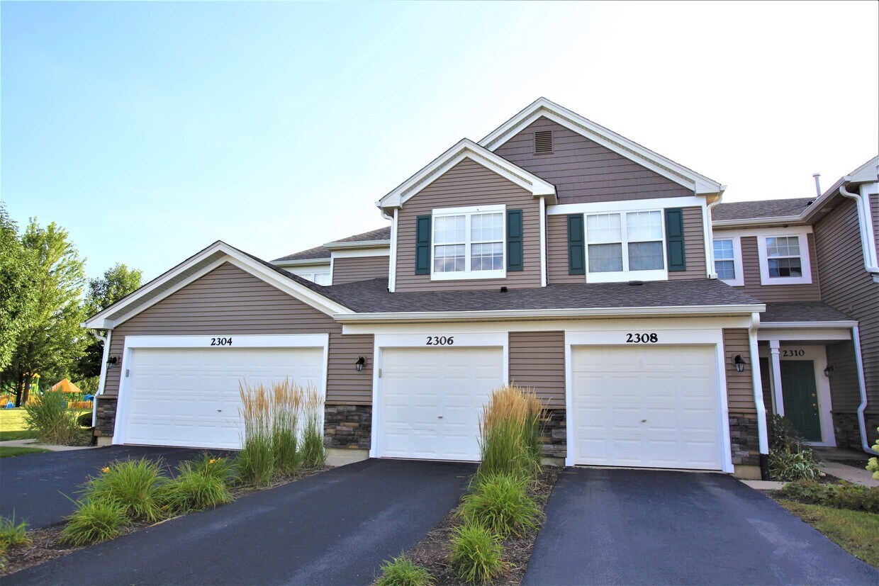 2306 Overlook Ct, Naperville, IL 60563 Townhome Rentals in Naperville IL