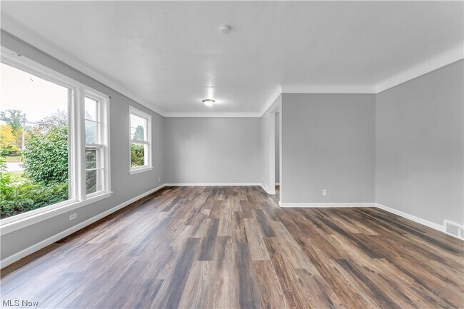 Building Photo - 18304 Garden Blvd