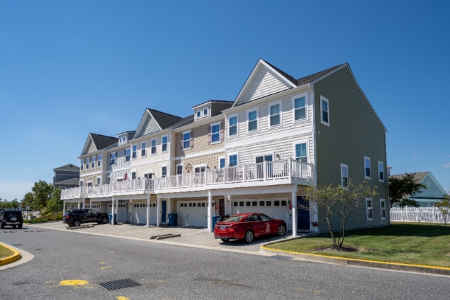 Building Photo - 9905 Seaside Ln
