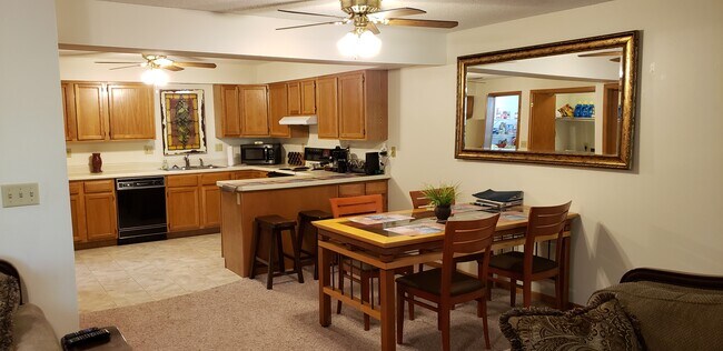 Open Area - 260 Cayman St