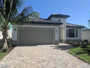 Building Photo - 9264 Shadow Oak Ln