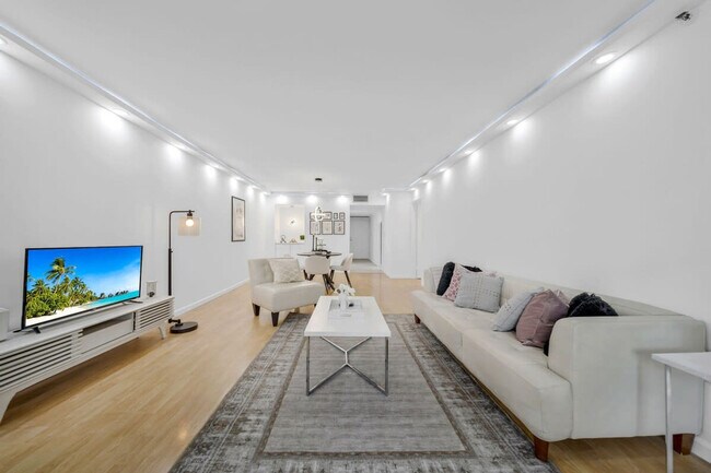 Foto del edificio - 1717 N Bayshore Dr