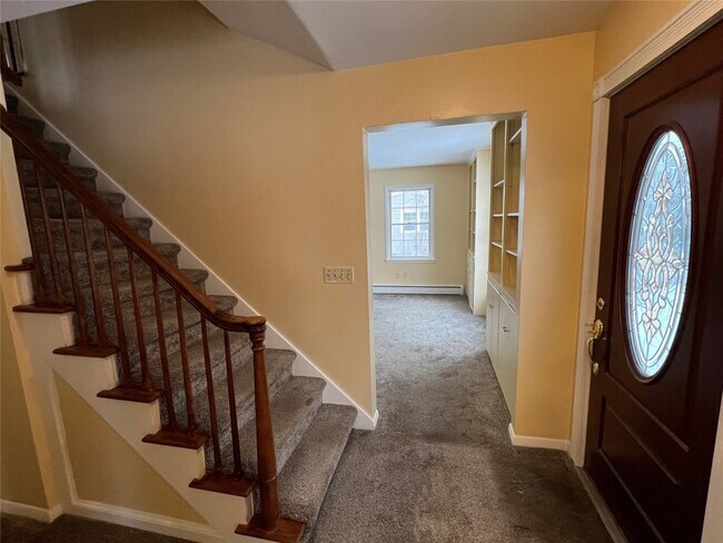 Foto del edificio - 2444 Rhonda Dr