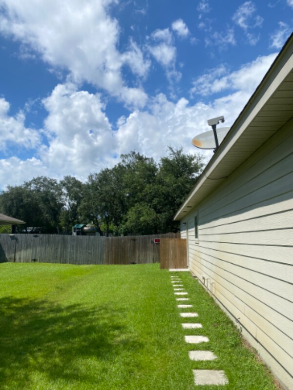 Building Photo - 8072 San Pedro Plaza