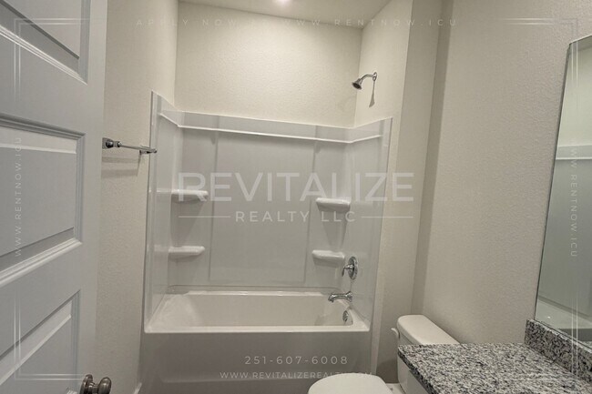 Foto del edificio - Lakeview Luxury Living in Hadley Village
