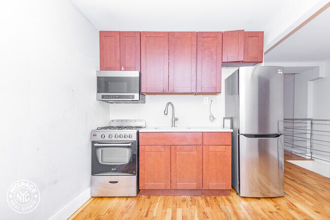 Building Photo - 1218 Bushwick Ave