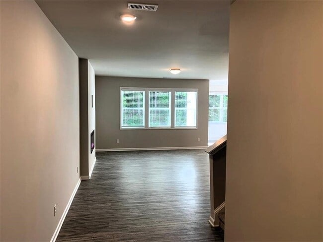 Building Photo - 123 Millers Ln
