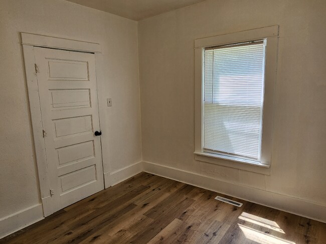 Foto del edificio - 302 4th Ave SE