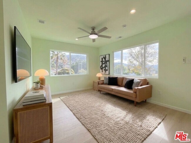 Foto del edificio - 3131 Jolley Dr